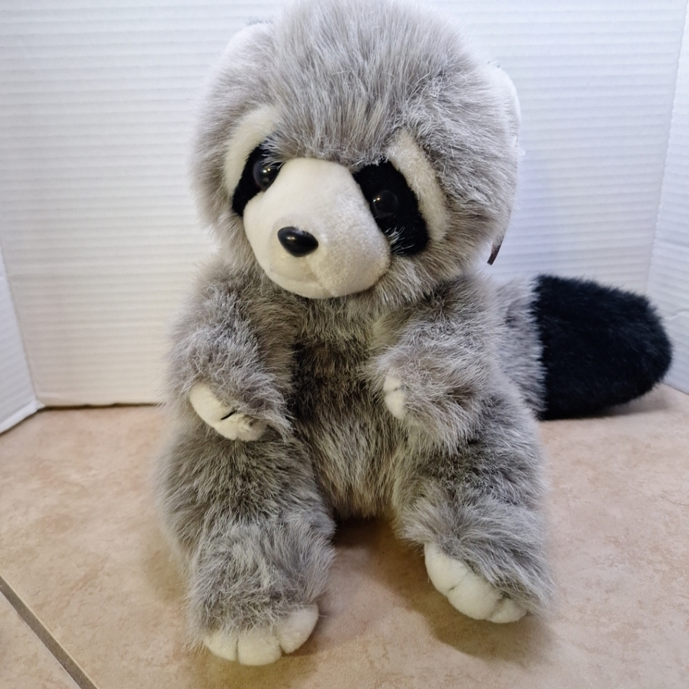 Anna Club Plush Leather Tag Collection Plush Sitting Raccoon 1990 10" Gray White